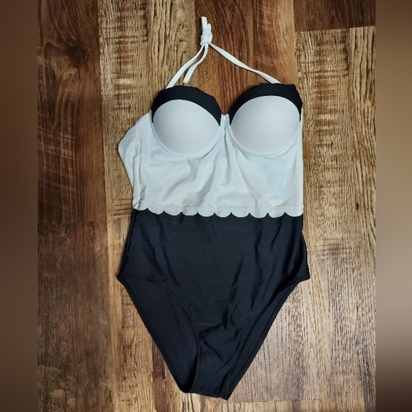 Cupshe NWT 1 Piece swimwear small double scalloped trim - Picture 14 of 14